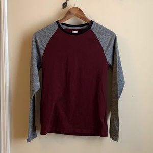 Old navy raglan sleeved t shirt. Extra small